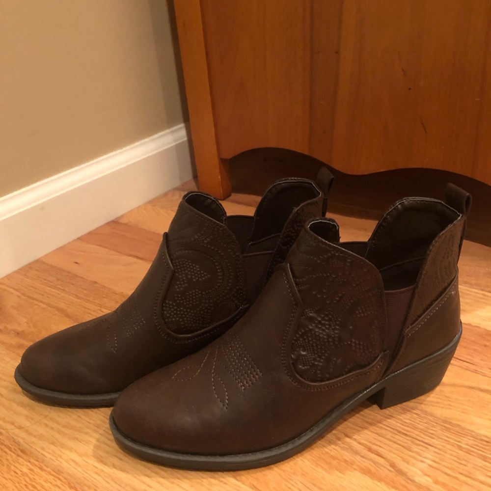 Ankle boots